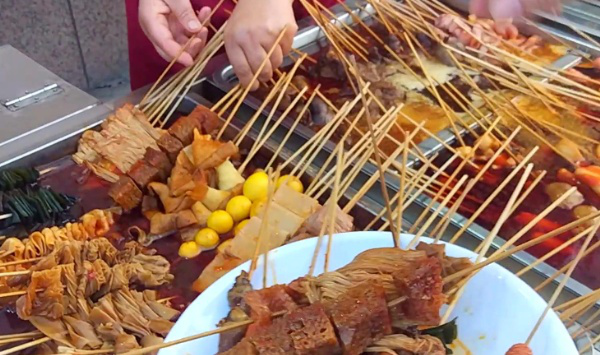 想摆摊水煮串串香的做法 水煮串串的做法与配料视频