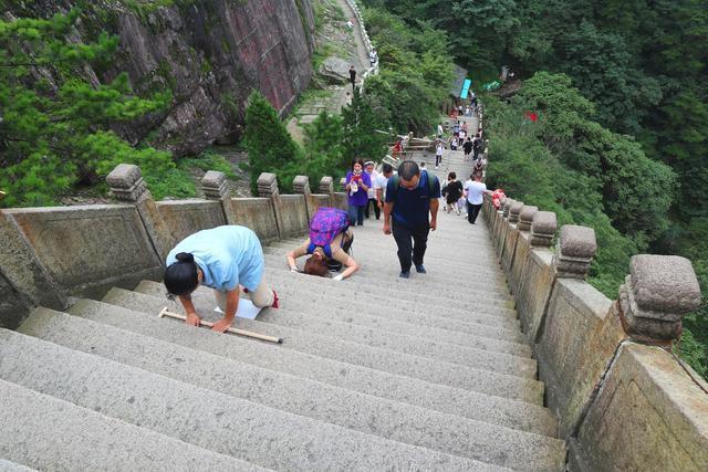 去安徽九华山旅游攻略路线 自驾车去安徽九华山要多久到