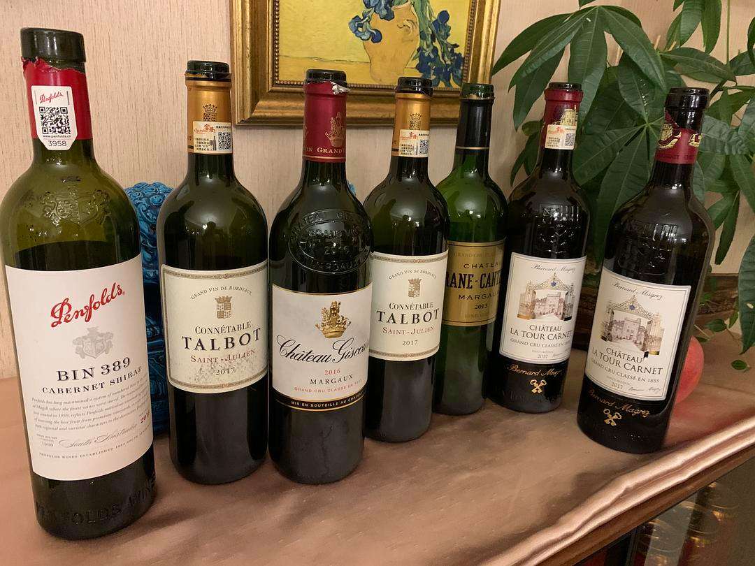 家庭聚餐什么红酒好喝一点 家庭聚餐什么红酒好喝一点儿