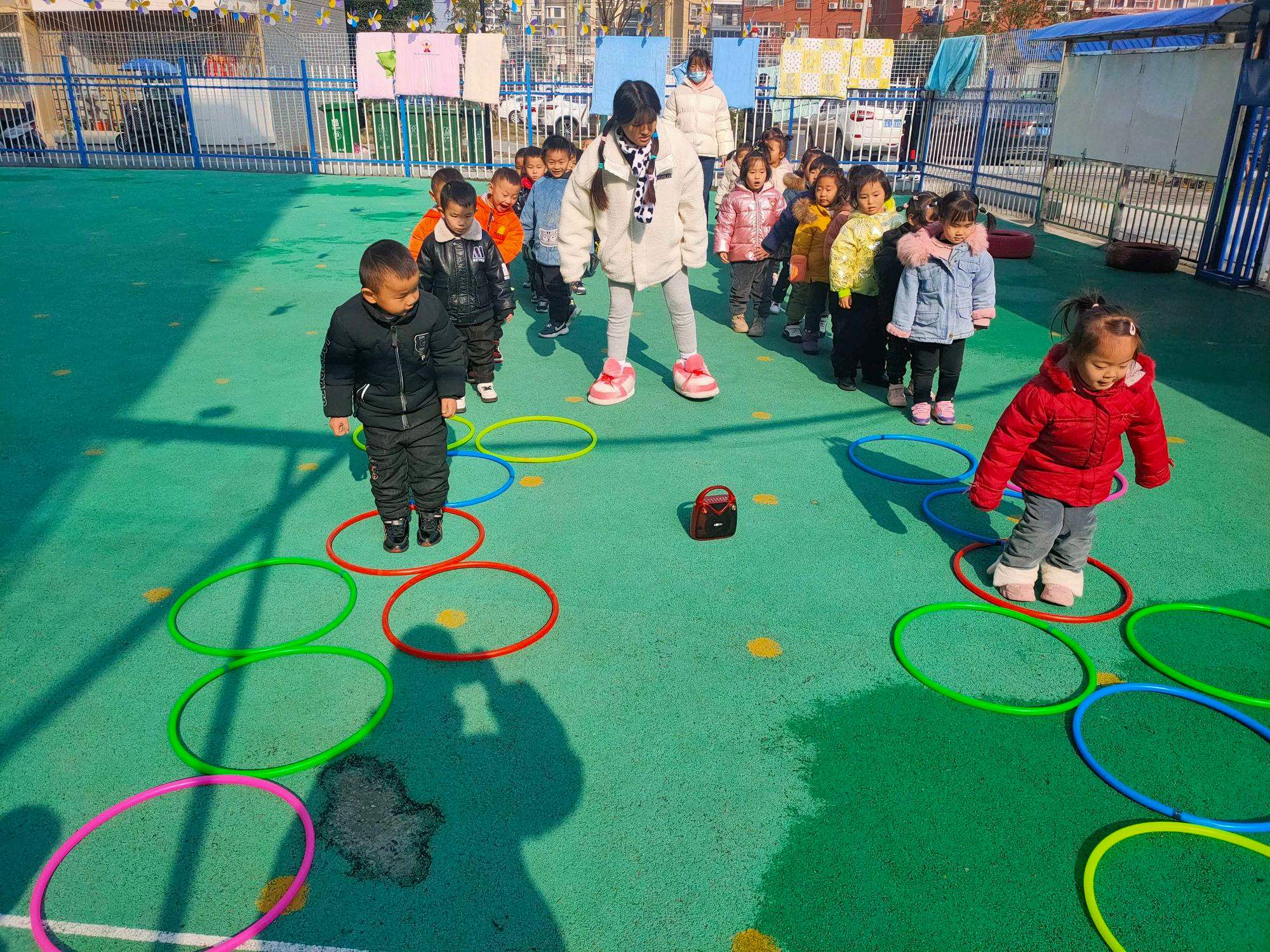 幼儿吃完饭后散步的好处 幼儿吃完饭后散步的好处和坏处